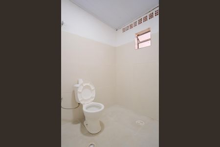 Casa para alugar com 100m², 2 quartos e 2 vagasBanheiro da Suíte