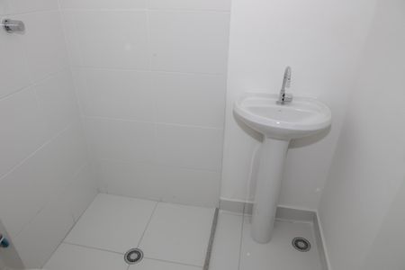 Apartamento para alugar com 33m², 2 quartos e sem vaga Apartamento para alugar com 33m², 2 quartos e sem vagaBanheiro Social