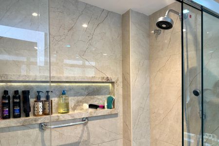 Apartamento à venda com 137m², 3 quartos e 1 vaga Apartamento à venda com 137m², 3 quartos e 1 vagaBanheiro da Suíte 1