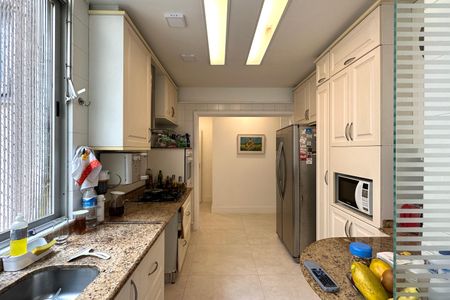 Apartamento à venda com 137m², 3 quartos e 1 vaga Apartamento à venda com 137m², 3 quartos e 1 vagaÁrea de Serviço