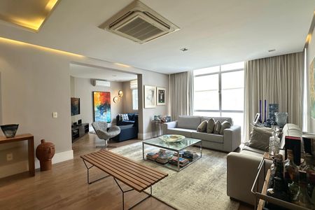 Apartamento à venda com 137m², 3 quartos e 1 vaga Apartamento à venda com 137m², 3 quartos e 1 vagaSala