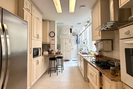 Apartamento à venda com 137m², 3 quartos e 1 vaga Apartamento à venda com 137m², 3 quartos e 1 vagaCozinha