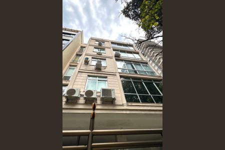 Apartamento à venda com 137m², 3 quartos e 1 vaga Apartamento à venda com 137m², 3 quartos e 1 vagaFachada