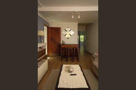 Casa à venda com 180m², 2 quartos e 2 vagasSala