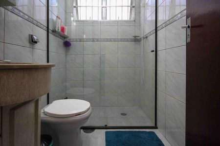 Casa à venda com 180m², 2 quartos e 2 vagasBanheiro