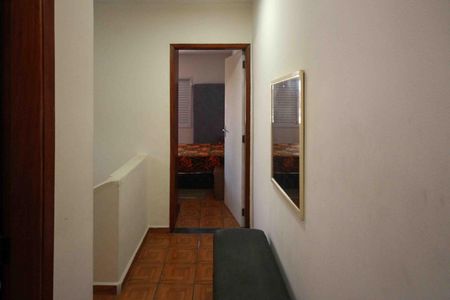 Casa à venda com 180m², 2 quartos e 2 vagasCorredor