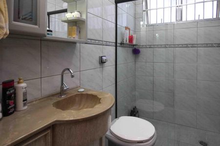 Casa à venda com 180m², 2 quartos e 2 vagasBanheiro