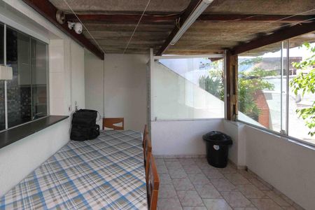 Casa à venda com 180m², 2 quartos e 2 vagasVaranda gourmet