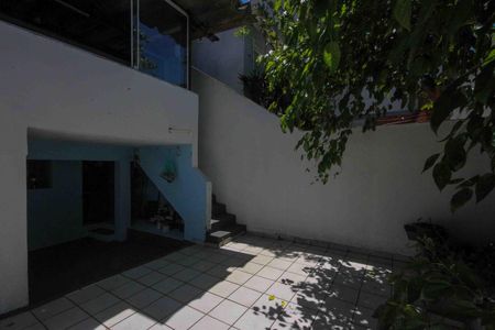 Casa à venda com 180m², 2 quartos e 2 vagasQuintal