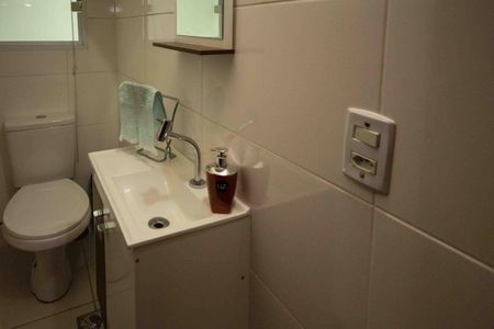 Casa à venda com 180m², 2 quartos e 2 vagasLavabo