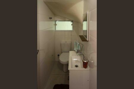 Casa à venda com 180m², 2 quartos e 2 vagasLavabo