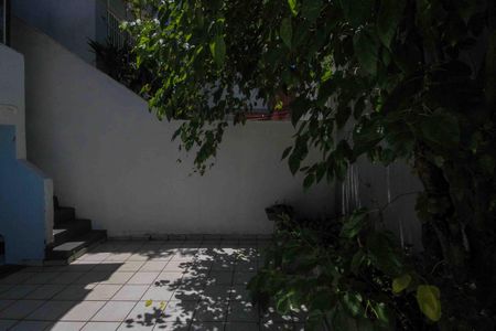 Casa à venda com 180m², 2 quartos e 2 vagasQuintal