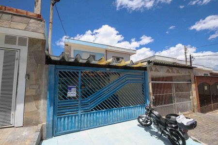 Casa à venda com 180m², 2 quartos e 2 vagasFachada