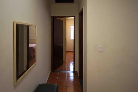 Casa à venda com 180m², 2 quartos e 2 vagasCorredor