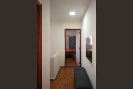 Casa à venda com 180m², 2 quartos e 2 vagasCorredor