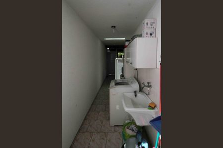 Casa à venda com 180m², 2 quartos e 2 vagasCorredor  Lateral