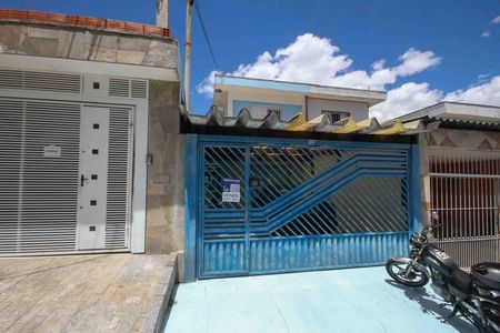 Casa à venda com 180m², 2 quartos e 2 vagasFachada