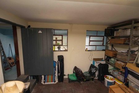 Casa à venda com 180m², 2 quartos e 2 vagasQuarto de Serviço