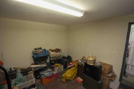 Casa à venda com 180m², 2 quartos e 2 vagasQuarto de Serviço