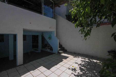 Casa à venda com 180m², 2 quartos e 2 vagasQuintal