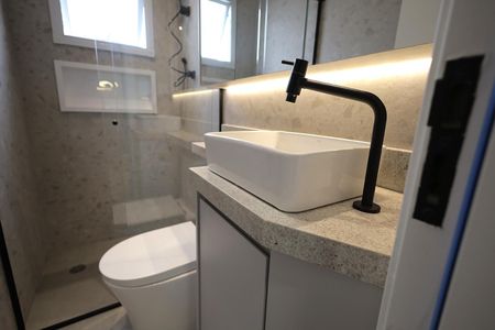 Apartamento à venda com 120m², 2 quartos e 2 vagasBanheiro 1