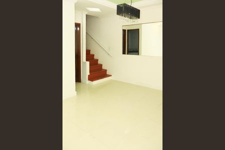 Sala de casa de condomínio para alugar com 4 quartos, 200m² em Stella Maris, Salvador