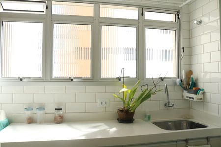 Apartamento à venda com 77m², 1 quarto e 1 vagaÁrea de Serviço