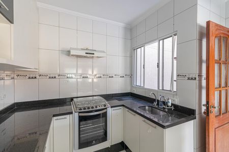 Casa à venda com 100m², 3 quartos e 2 vagas Casa à venda com 100m², 3 quartos e 2 vagasCozinha