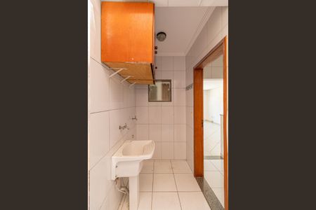 Casa à venda com 100m², 3 quartos e 2 vagas Casa à venda com 100m², 3 quartos e 2 vagasÁrea de Serviço