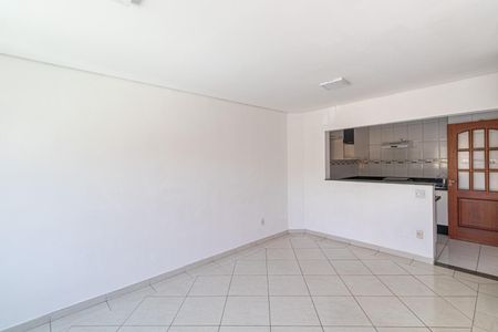 Casa à venda com 100m², 3 quartos e 2 vagas Casa à venda com 100m², 3 quartos e 2 vagasSala