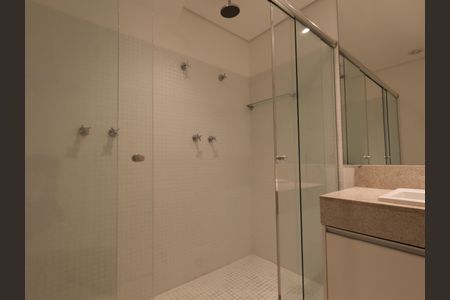 Apartamento à venda com 140m², 2 quartos e 3 vagasBanheiro da Suíte 1