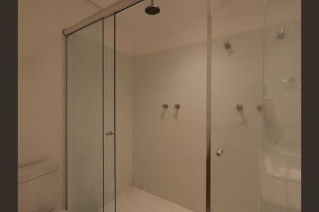 Apartamento à venda com 140m², 2 quartos e 3 vagasBanheiro da Suíte 1