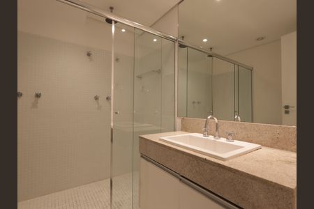 Apartamento à venda com 140m², 2 quartos e 3 vagasBanheiro da Suíte 1