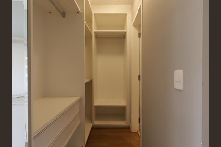 Apartamento à venda com 140m², 2 quartos e 3 vagasCloset da suíte 1
