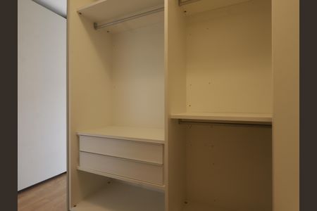 Apartamento à venda com 140m², 2 quartos e 3 vagasCloset da suíte 1