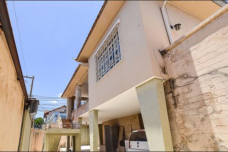 Casa à venda com 300m², 5 quartos e 2 vagasEntrada