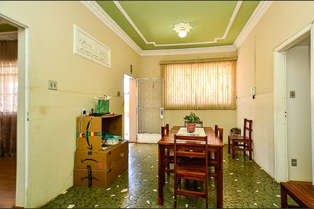 Casa à venda com 300m², 5 quartos e 2 vagasCopa