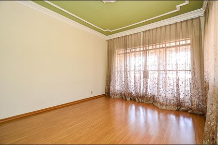 Casa à venda com 300m², 5 quartos e 2 vagasSala 