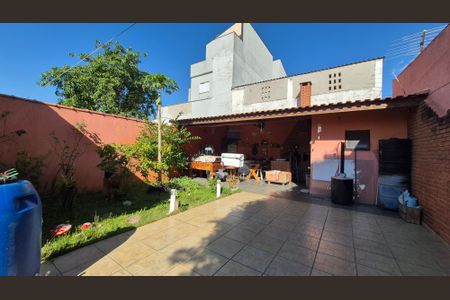 Casa à venda com 240m², 3 quartos e 2 vagasArea externa