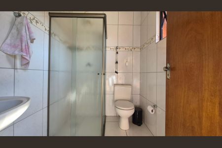 Casa à venda com 240m², 3 quartos e 2 vagasBanheiro