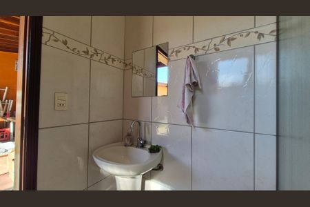 Casa à venda com 240m², 3 quartos e 2 vagasBanheiro