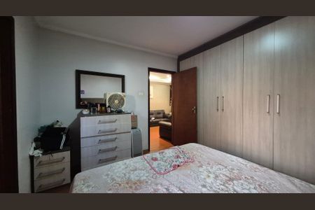 Casa à venda com 240m², 3 quartos e 2 vagasSuíte