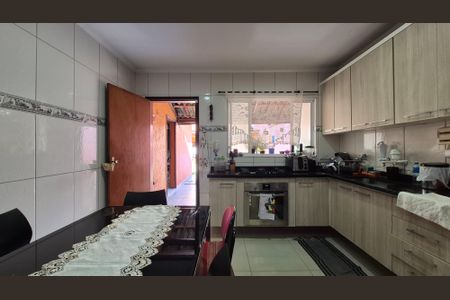 Casa à venda com 240m², 3 quartos e 2 vagasCozinha