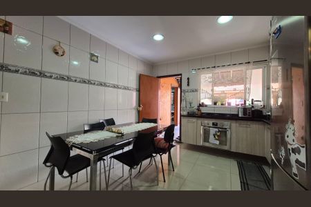 Casa à venda com 240m², 3 quartos e 2 vagasCozinha