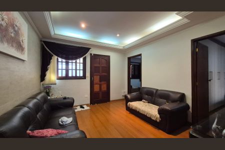 Casa à venda com 240m², 3 quartos e 2 vagasSala