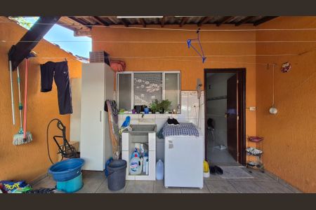 Casa à venda com 240m², 3 quartos e 2 vagasArea de serviço