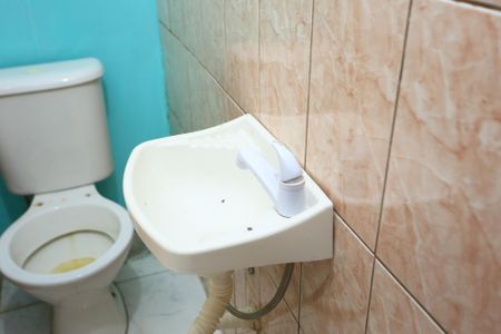 Casa à venda com 70m², 2 quartos e sem vagaBanheiro da Suíte