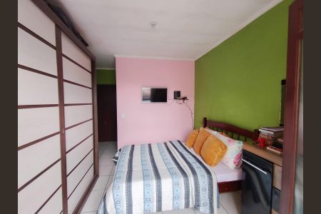 Casa à venda com 95m², 2 quartos e 3 vagas Casa à venda com 95m², 2 quartos e 3 vagasQuarto