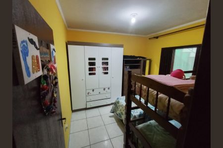 Casa à venda com 95m², 2 quartos e 3 vagas Casa à venda com 95m², 2 quartos e 3 vagasQuarto