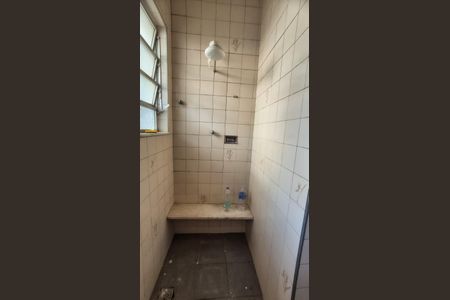 Apartamento para alugar com 60m², 2 quartos e sem vagaBanheiro